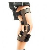 Donjoy Armor Knee Brace with FourcePoint
